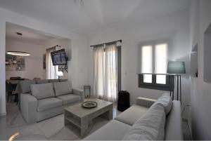 A seating area at Blue diamonds villas Paros