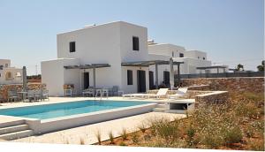 The swimming pool at or close to Blue diamonds villas Paros