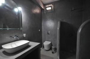 A bathroom at Blue diamonds villas Paros