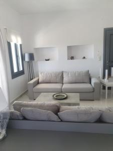A seating area at Blue diamonds villas Paros
