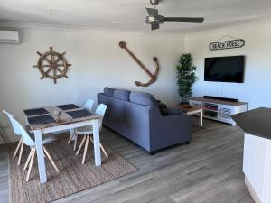 En tv och/eller ett underhållningssystem på Surfers Del Rey