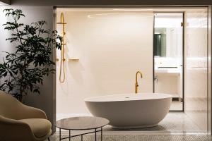 SHIROIYA HOTEL的一间浴室
