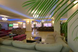 Posezení v ubytování Atlantis Beach Hotel