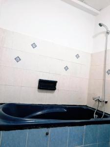 Kúpeľňa v ubytovaní 3 Rooms 10 pax VKA near LRT Axiata Bkt-Jalil IMU APU