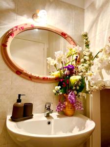 A bathroom at Agriturismo I Prati di Venere