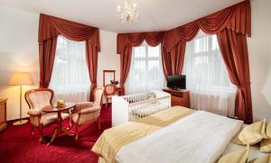 Posteľ alebo postele v izbe v ubytovaní Imperial Spa & Kurhotel