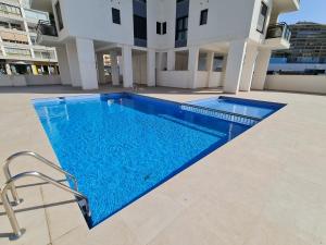 Bazén v ubytování AVANOA - Arenal Suites Calpe nebo v jeho okolí