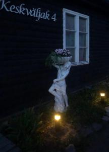 Um jardim no exterior de Renthouse Guest Apartment ALICE