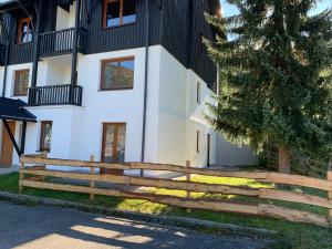 Budova, v ktorej sa apartmán nachádza