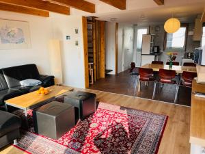 Posezení v ubytování Austernfischer Prerow - Schönes Ferienhaus in Toplage mit großem Garten für Familie und Freunde