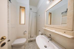 Ванная комната в Dalila Apulian Rental Rooms