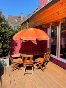 Patio nebo venkovní prostory v ubytování Austernfischer Prerow - Schönes Ferienhaus in Toplage mit großem Garten für Familie und Freunde