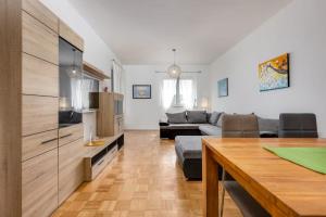 Kuchyňa alebo kuchynka v ubytovaní Apartman Dokić 3