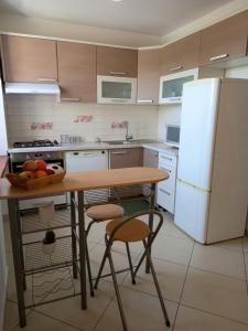 Kuchyňa alebo kuchynka v ubytovaní Casa Girasole