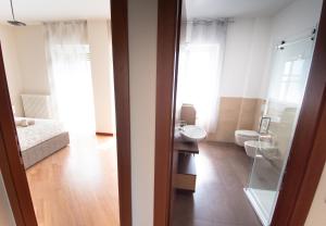 A bathroom at SIUM'S APARTMENT