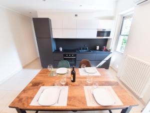 A kitchen or kitchenette at SIUM'S APARTMENT