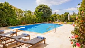 Fotografie z fotogalerie ubytování Deluxe Villa w/ Pool 5 bdrm v destinaci Anavissos