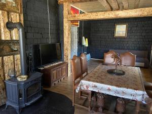 TV a/nebo společenská místnost v ubytování Irbosk Apartments