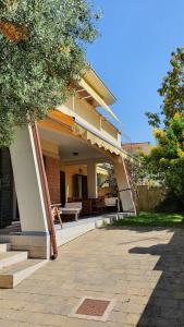 Bygningen som villaen ligger i