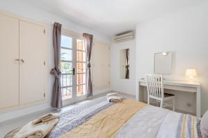 Posteľ alebo postele v izbe v ubytovaní Porto Cari 9 Apart Marina Cala dor