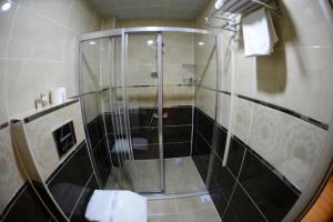 Koupelna v ubytování Payidar Hotel