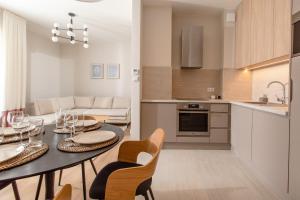 Kuchyňa alebo kuchynka v ubytovaní Resort Apartamenty Klifowa Rewal 79