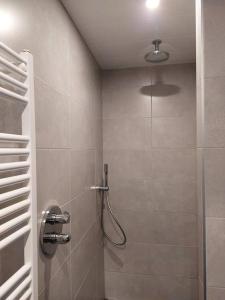Koupelna v ubytování 105,3 appartement 200m van strand