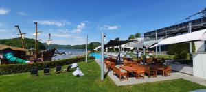 Basen w obiekcie Apartament Lazurowy 53 z tarasem i SPA lub w pobliżu
