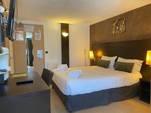 Postel nebo postele na pokoji v ubytování SHELDER Hôtel - CHERBOURG EN COTENTIN - Equeurdreville