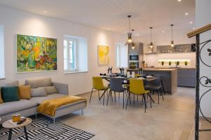 Kuchyň nebo kuchyňský kout v ubytování Heritage Villa Unique