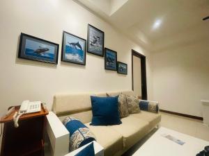 O zonă de relaxare la Trincomalee Ocean Front Condos