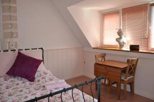 Foto dalla galleria di B&B MACBED CHECKIN-TIME 1700-1800 or request before you book ad Alkmaar