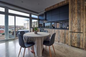 Posedenie v ubytovaní HAB Home Apartman