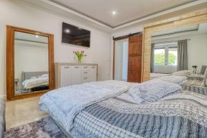 Posteľ alebo postele v izbe v ubytovaní HAB Home Apartman