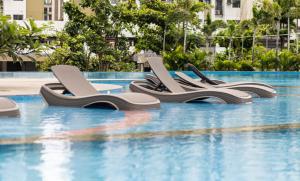 Bazén v ubytování Noble Cebu Hotel nebo v jeho okolí