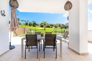 Fotografia z galérie ubytovania Baviera Golf Townhouse v destinácii Caleta De Velez + 18 fotografií