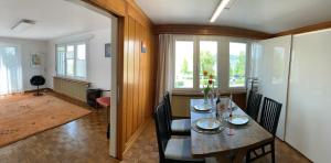 Φωτογραφία από το άλμπουμ του Ferienwohnung direkt am Murtensee in Murten FR σε Murten