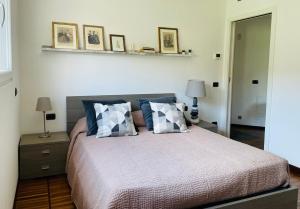Afbeelding uit fotogalerij van MY HUMBLE HOUSE -Appartamento in villa con vista lago in Oggiono