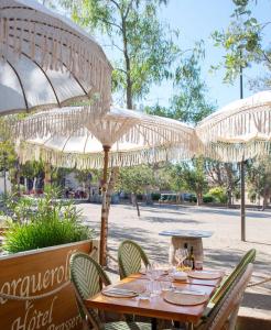 Ресторан / где поесть в Hôtel Le Porquerollais +33 фотографии