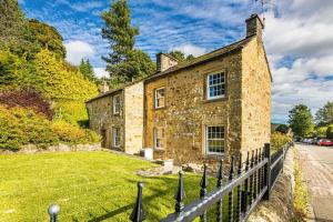 Gallery image of The Aubrey - a gorgeous converted 17th Century Grade II listed bolthole in Bakewell in Bakewell