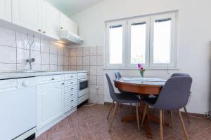 Fotografie z fotogalerie ubytování Apartments Kaline v destinaci Podstrana