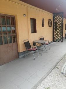 Patio alebo iná vonkajšia časť ubytovania Tóváros Vendégház