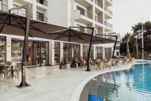 Bazén v ubytování Delight Hotel & SPA nebo v jeho okolí