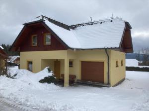 Villapark Lipno Dreams - pet friendly v zimě