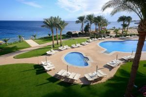 Bazén v ubytování Stella Di Mare Beach Hotel & Spa nebo v jeho okolí