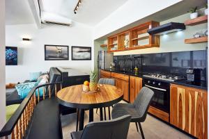 Η κουζίνα ή μικρή κουζίνα στο Villa Taleona