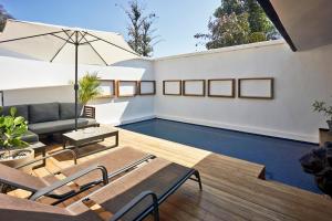 Χώρος καθιστικού στο Villa Taleona