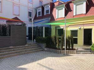 Budova, v ktorej sa apartmán nachádza