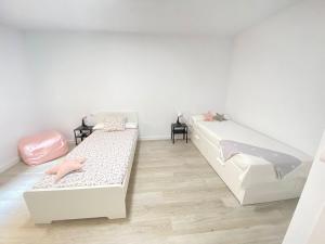 Posteľ alebo postele v izbe v ubytovaní Apartamento en Ametlla de Mar SEA VIEW HAUS FREE WIFI