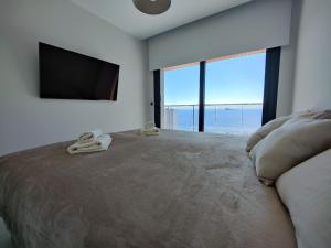 Gallery image of SUNSET WAVES blue sky apartment in Benidorm